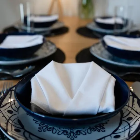 Niebieskie Z Klimatyzacja 100 M Do Plazy דירה רובי