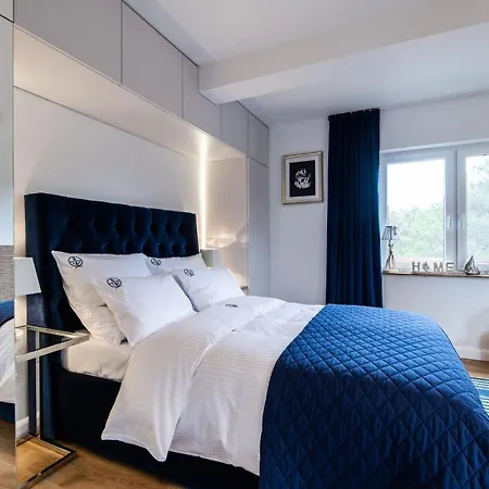 Niebieskie Z Klimatyzacja 100 M Do Plazy דירה רובי