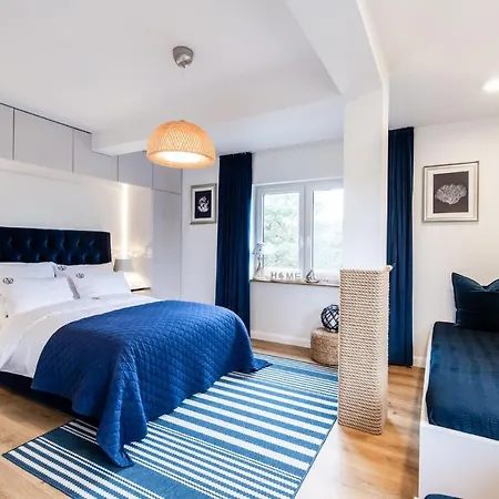 Niebieskie Z Klimatyzacja 100 M Do Plazy דירה *